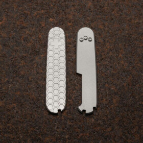 Daily Customs - 91.2+ Honeycomb 2D Ti