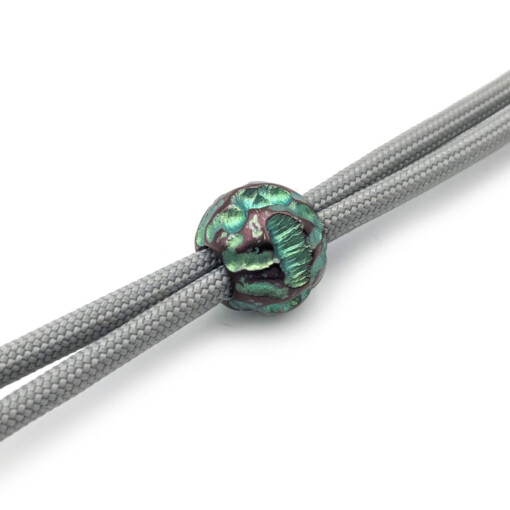 Titanium Gear Design - "Meteor Sphere" Hand-Engraved Bead Green – Bild 2